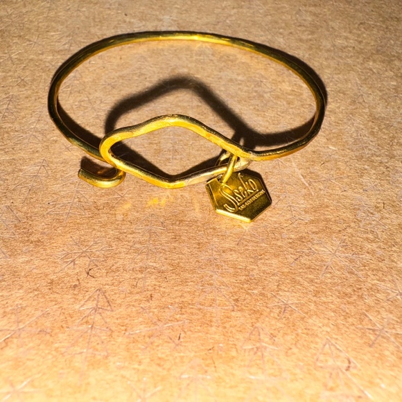 Sseko Girls Foundation Jewelry Modern Contemporary Africa Charm Gold Bracelet - Picture 4 of 10